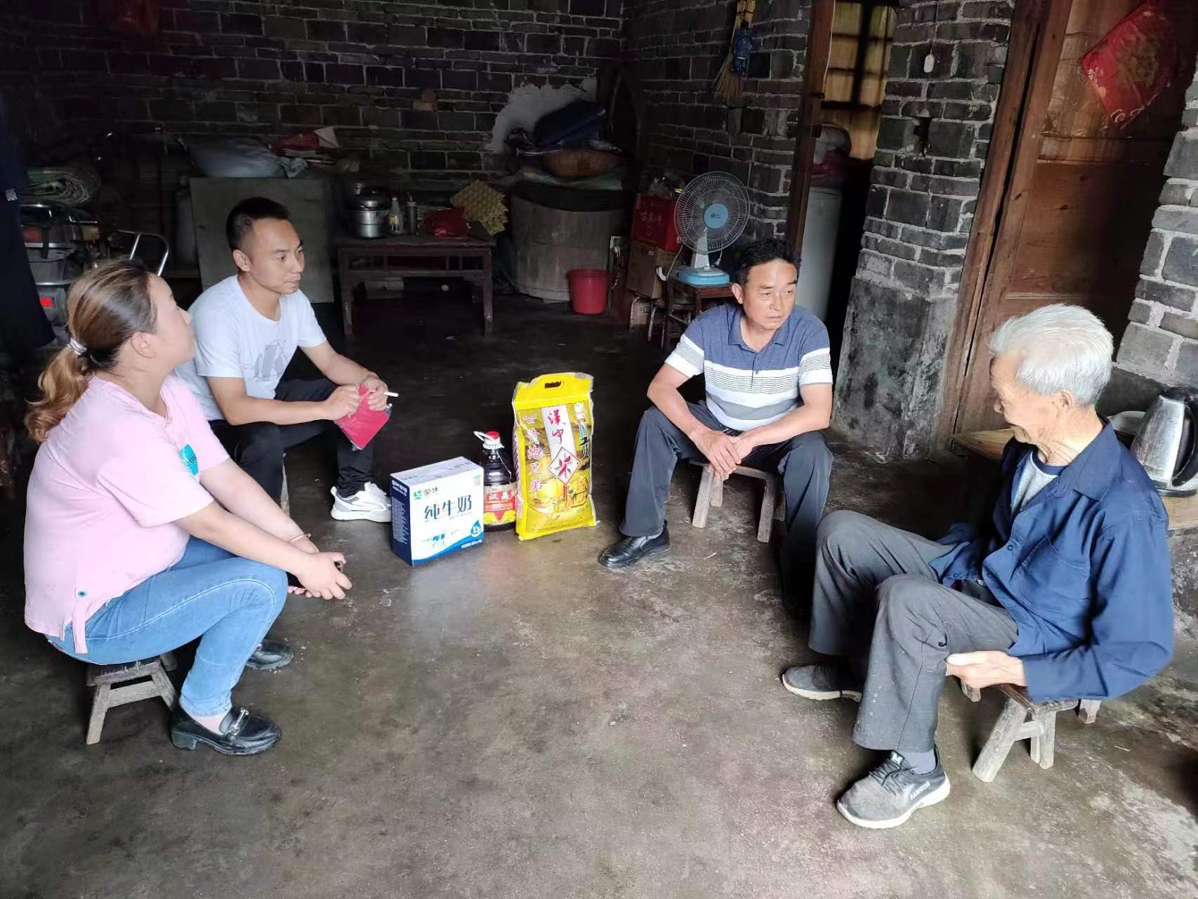 屈德福1.jpg